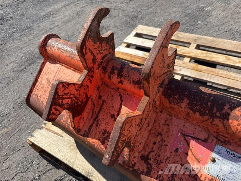Kubota 700 mm Cleanup Excavator Bucket Buckets