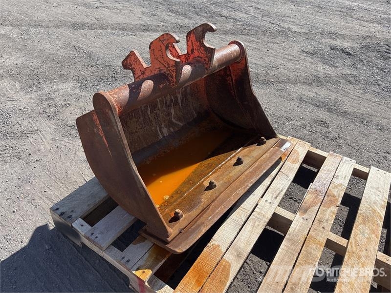 Kubota 700 mm Cleanup Excavator Bucket Buckets