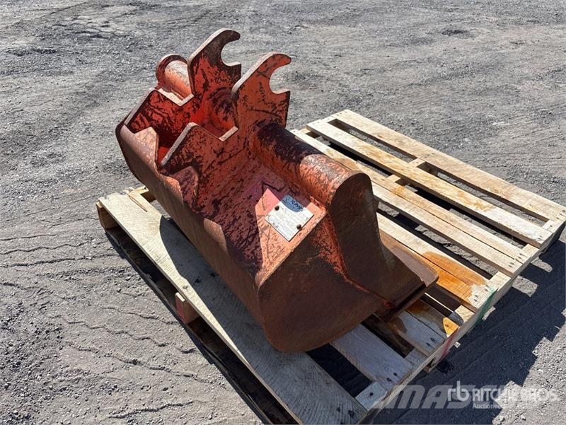 Kubota 700 mm Cleanup Excavator Bucket Buckets