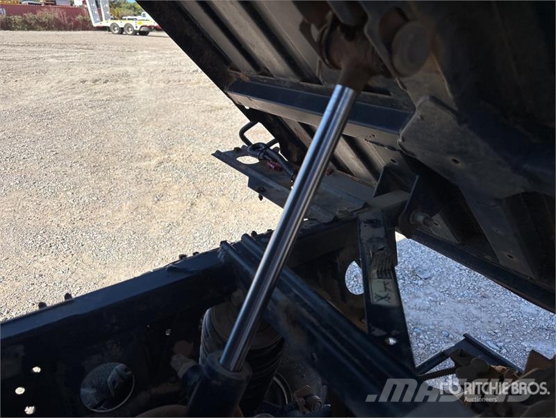 Kubota RTV-X900 Pomoćni strojevi