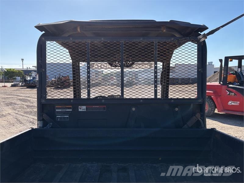 Kubota RTV-X900 Pomoćni strojevi