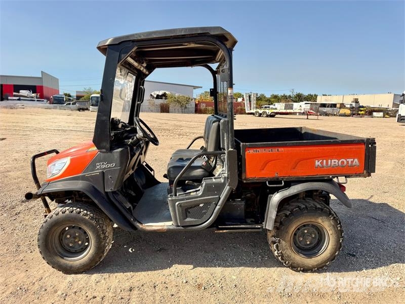 Kubota RTV-X900 Pomoćni strojevi