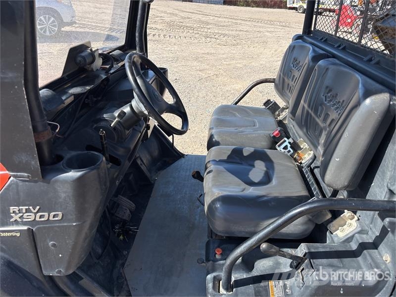 Kubota RTV-X900 Pomoćni strojevi