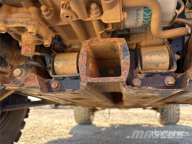 Kubota RTV-X900 Pomoćni strojevi