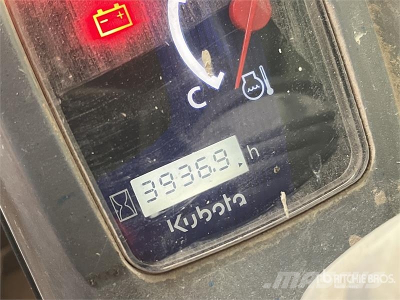 Kubota SVL65-2 Compact Track Loader Lietoti riteņu kompaktiekrāvēji