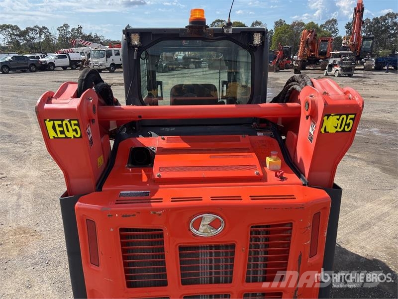 Kubota SVL75-2CHW Compact Track Loader Skid steer loderler