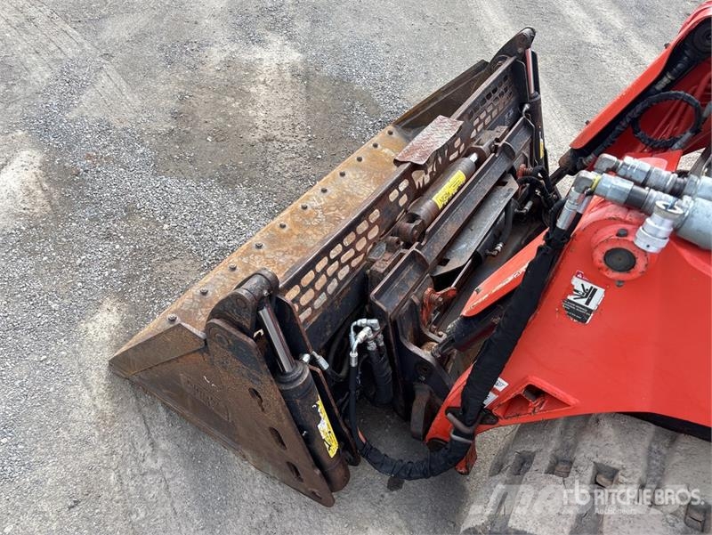 Kubota SVL75-2CHW Compact Track Loader Skid steer loderler