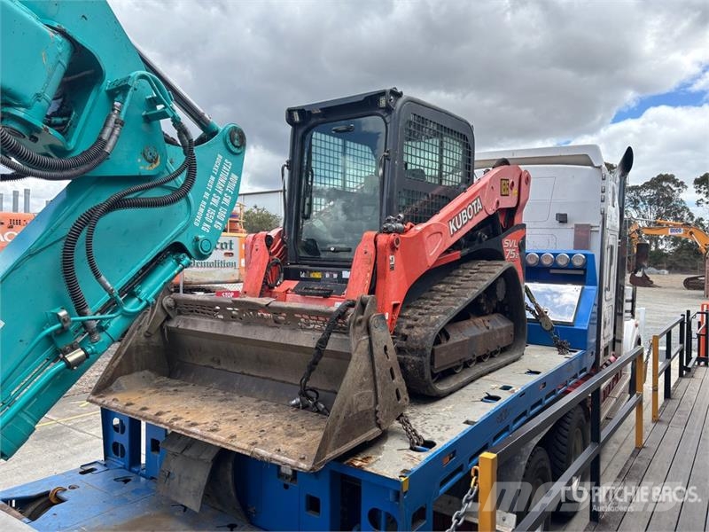 Kubota SVL75-2CHW Compact Track Loader Skid steer loaders