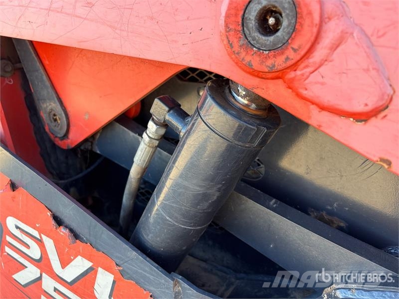 Kubota SVL75-2CHW Compact Track Loader Minicargadoras