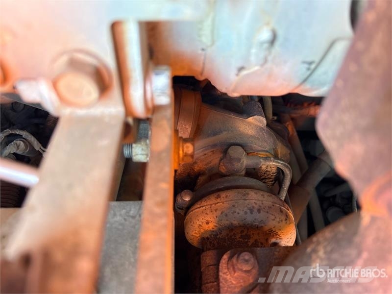 Kubota SVL75-2CHW Two-Speed High Flow Compact Track Loade لوادر انزلاقية التوجيه
