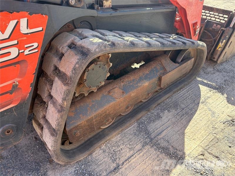 Kubota SVL75-2CHW Two-Speed High Flow Compact Track Loade لوادر انزلاقية التوجيه