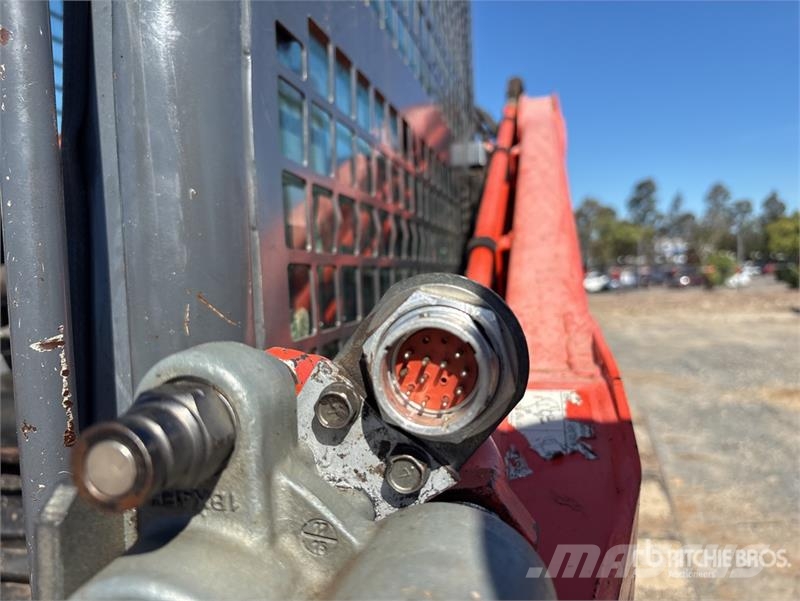 Kubota SVL75-2CHW Two-Speed High Flow Compact Track Loade لوادر انزلاقية التوجيه