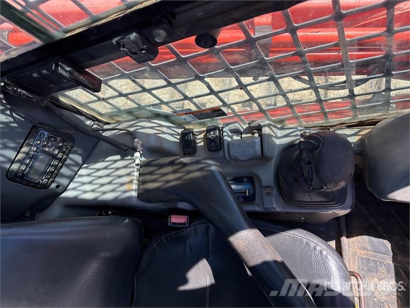 Kubota SVL75-2CHW Two-Speed High Flow Compact Track Loade لوادر انزلاقية التوجيه