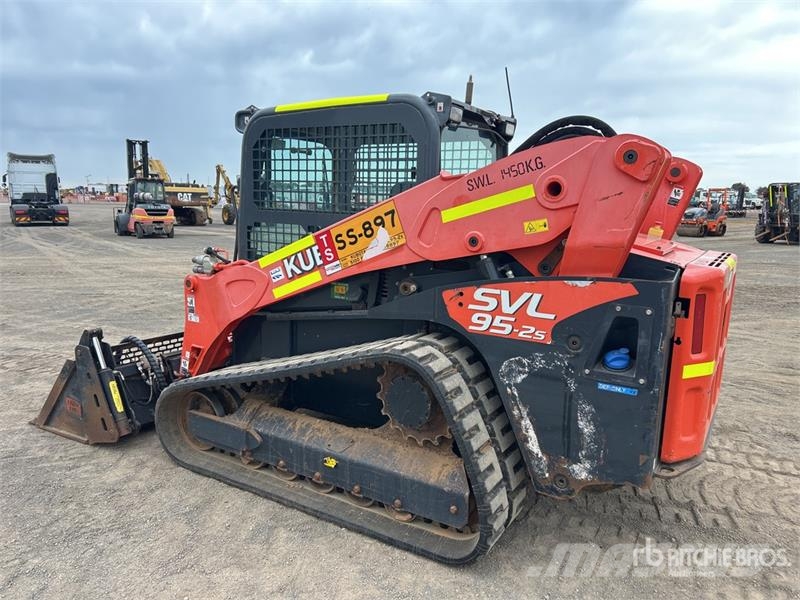 Kubota SVL95-2S Compact Track Loader Kompaktrakodók