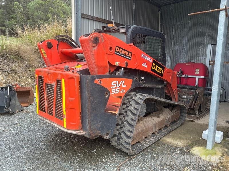 Kubota SVL95-2S Skid Steer Loader Skid steer loaders
