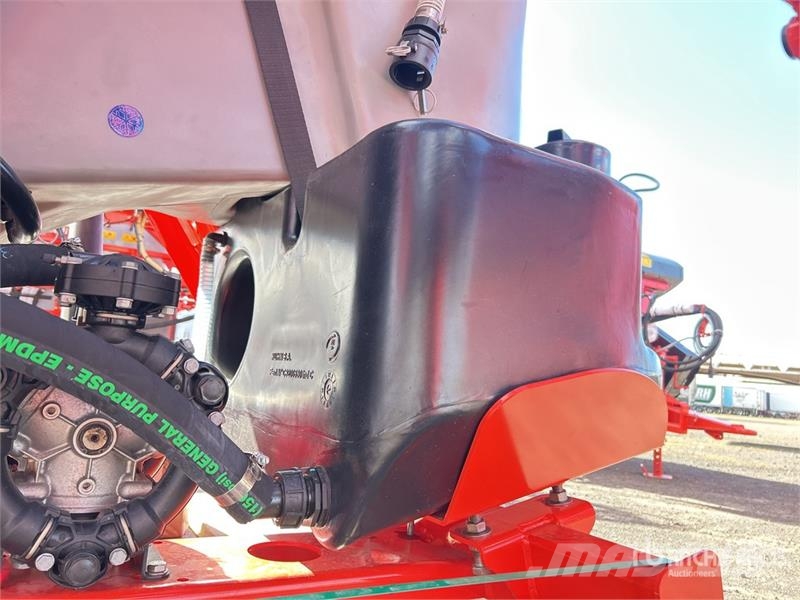 Kuhn Deltis 2 15 m 3-Point Hitch Sprayer (Unused) Irroratrici trainate