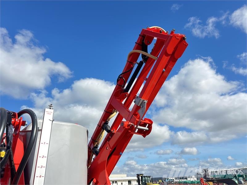 Kuhn Deltis 2 15 m 3-Point Hitch Sprayer (Unused) Irroratrici trainate