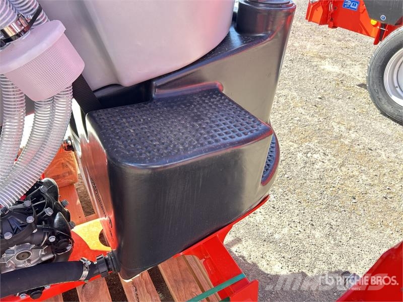 Kuhn Deltis 2 15 m 3-Point Hitch Sprayer (Unused) Irroratrici trainate
