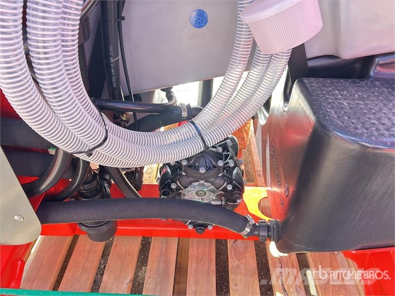 Kuhn Deltis 2 15 m 3-Point Hitch Sprayer (Unused) Irroratrici trainate