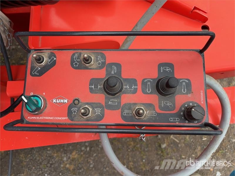 Kuhn Primor 5570 M S/A Straw Feeder (Unused) 기타 목초 수확용 장비