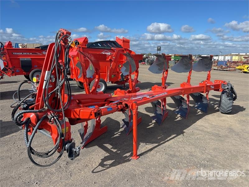 Kuhn VM153 4E/5H 102 3-Point 5 Bottom Reversible Plow ( Pluguri reversibile