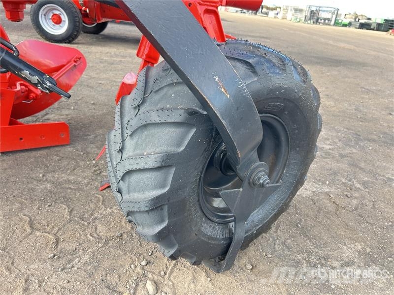 Kuhn VM153 4E/5H 102 3-Point 5 Bottom Reversible Plow ( Pluguri reversibile