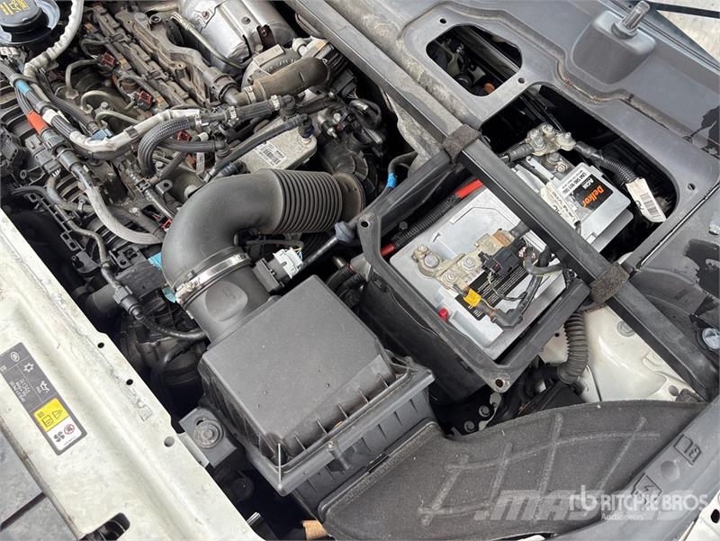 Land Rover Discovery Sport SUV Kistehergépjárművek