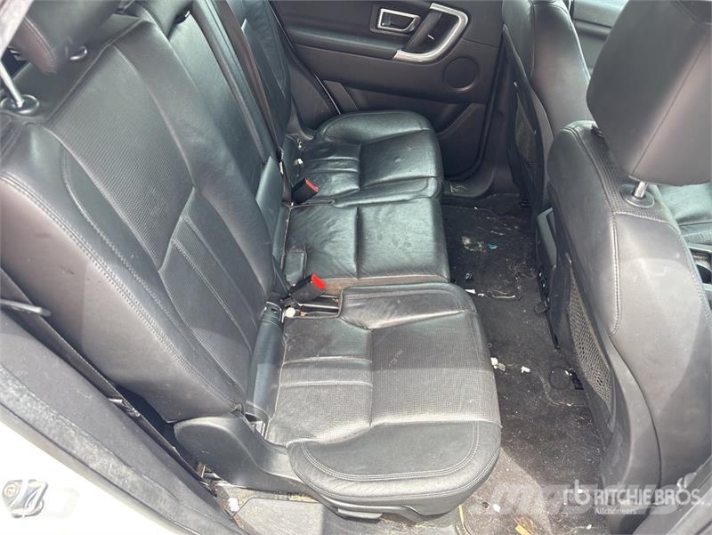 Land Rover Discovery Sport SUV Kistehergépjárművek