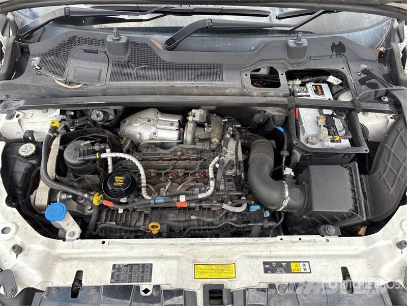 Land Rover Discovery Sport SUV Kistehergépjárművek