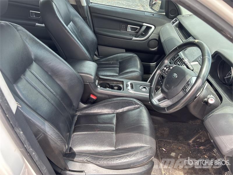 Land Rover Discovery Sport SUV Kistehergépjárművek