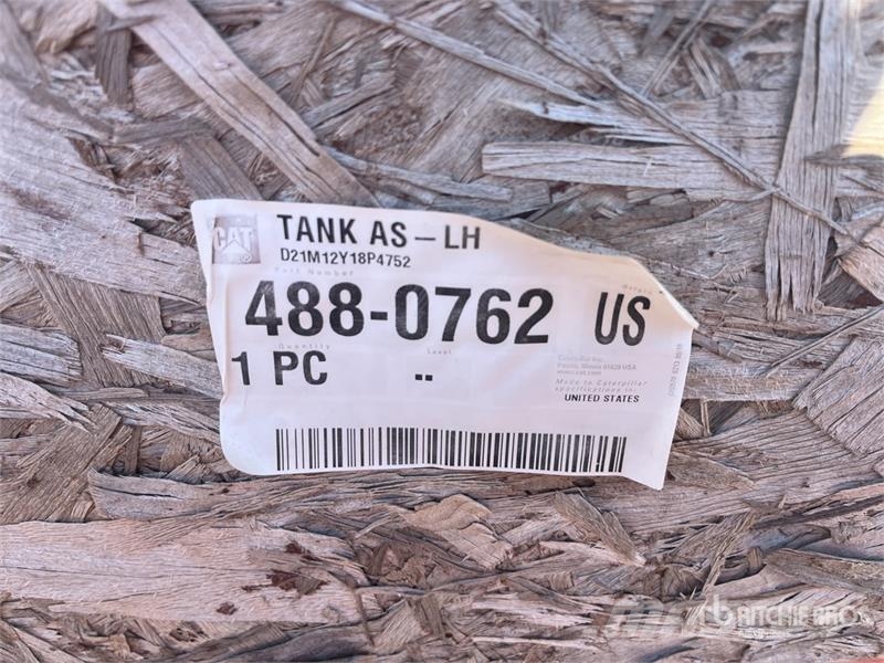  LH Fuel Tank Tank (Unused) 燃料タンクと添加剤用タンク