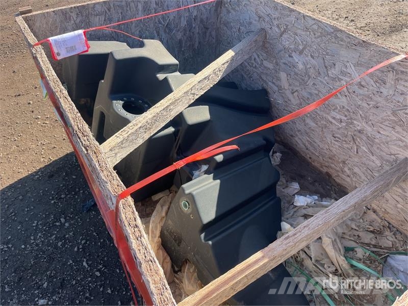  LH Fuel Tank Tank (Unused) 燃料タンクと添加剤用タンク