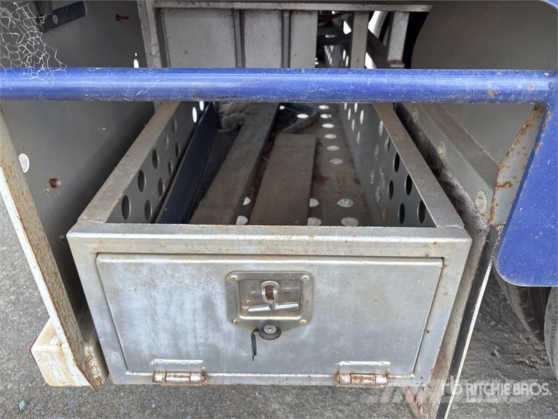 Liberty Freighters 13.6 m Tri/A Flatbed Trailer مقطوروات مسطحة/مفصلية الجوانب