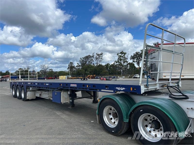 Liberty Freighters 13.6 m Tri/A Flatbed Trailer Lavaperävaunut