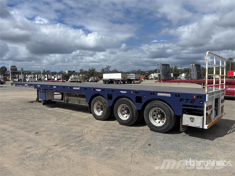 Liberty Freighters 13.6 m Tri/A Flatbed Trailer مقطوروات مسطحة/مفصلية الجوانب