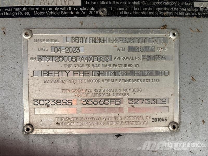 Liberty Freighters 13.6 m Tri/A Flatbed Trailer Lavaperävaunut