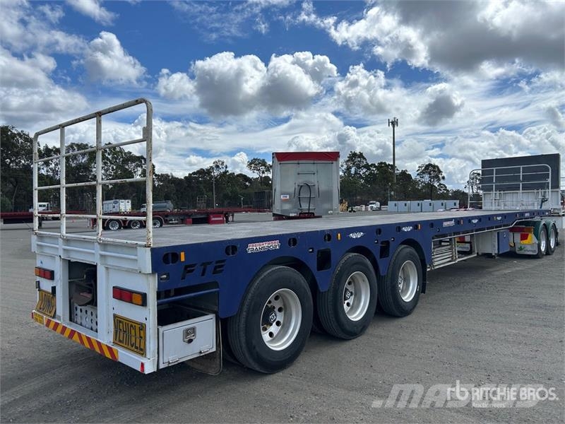 Liberty Freighters 13.6 m Tri/A Flatbed Trailer Lavaperävaunut