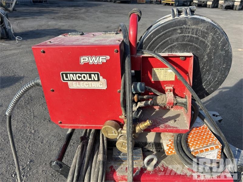 Lincoln Electric Electric Powerplus II 500 60 A Mobile MIG Welding Equipment