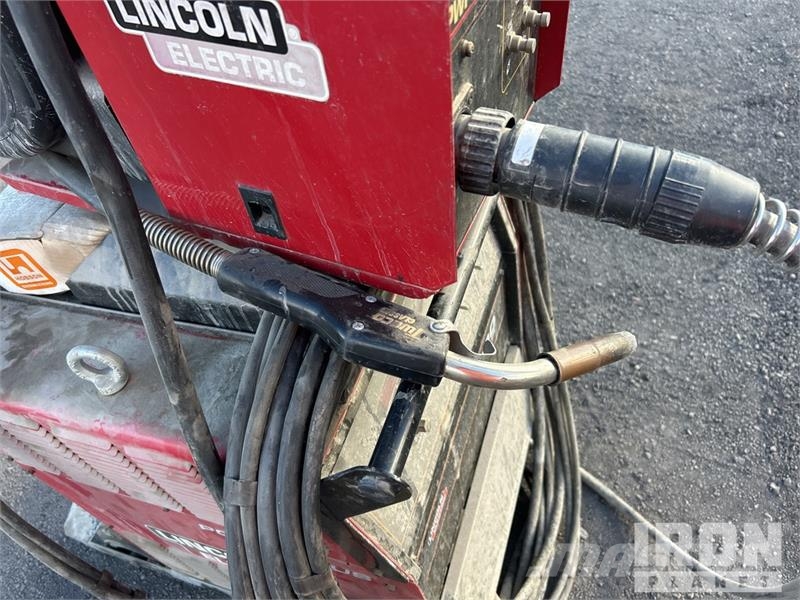 Lincoln Electric Electric Powerplus II 500 60 A Mobile MIG Welding Equipment