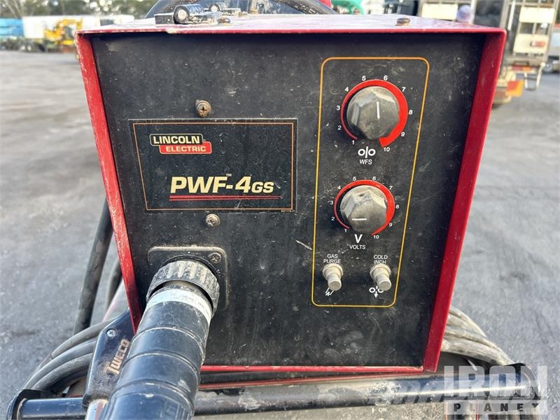 Lincoln Electric Electric Powerplus II 500 60 A Mobile MIG Welding Equipment