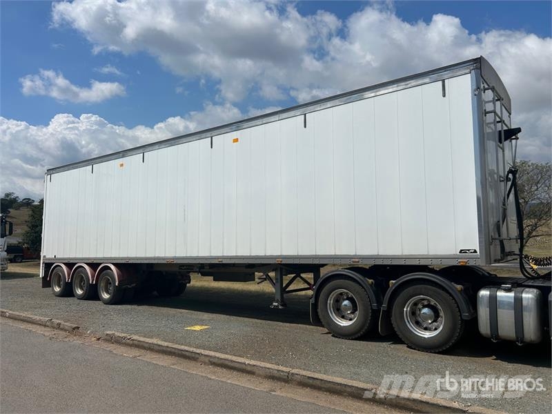 Lusty Pumpa 13.6 m Tri/A Moving Floor Trailer Tovorne pohodne polprikolice