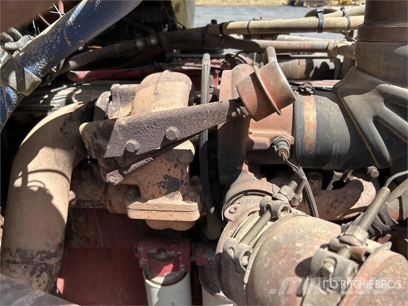 Mack CH6668RST Metroliner 16000 L 8x4 Twin-Steer Water  Kamioni za vodu