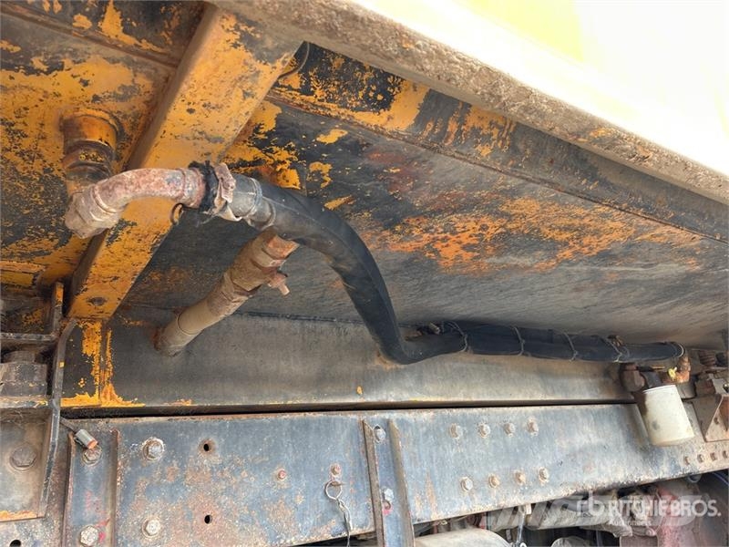 Mack CH6668RST Metroliner 16000 L 8x4 Twin-Steer Water  Kamioni za vodu