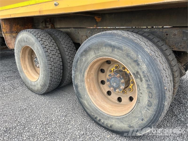 Mack CH6668RST Metroliner 16000 L 8x4 Twin-Steer Water  Kamioni za vodu