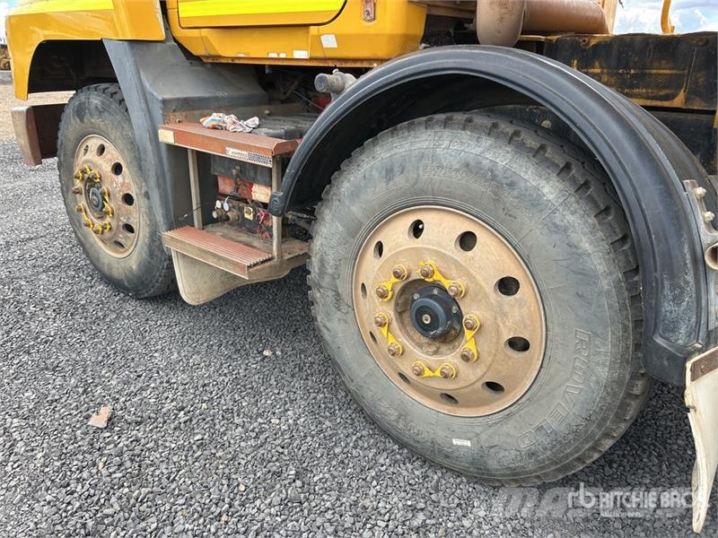 Mack CH6668RST Metroliner 16000 L 8x4 Twin-Steer Water  Kamioni za vodu