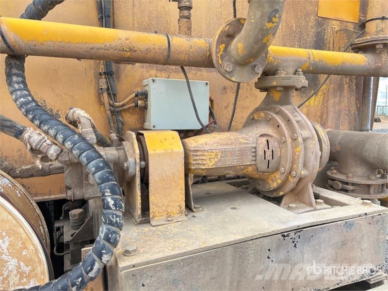 Mack CH6668RST Metroliner 16000 L 8x4 Twin-Steer Water  Kamioni za vodu