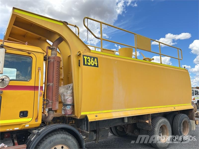 Mack CH6668RST Metroliner 16000 L 8x4 Twin-Steer Water  Kamioni za vodu