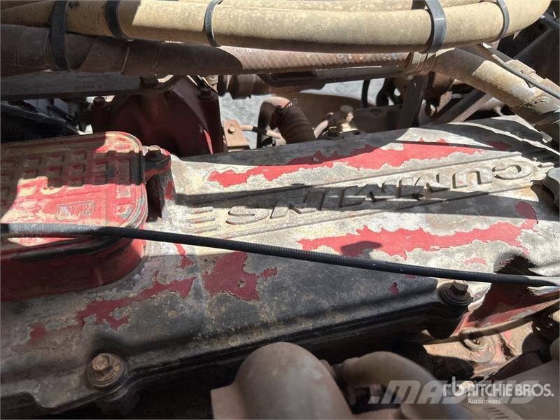 Mack CH6668RST Metroliner 16000 L 8x4 Twin-Steer Water  Kamioni za vodu