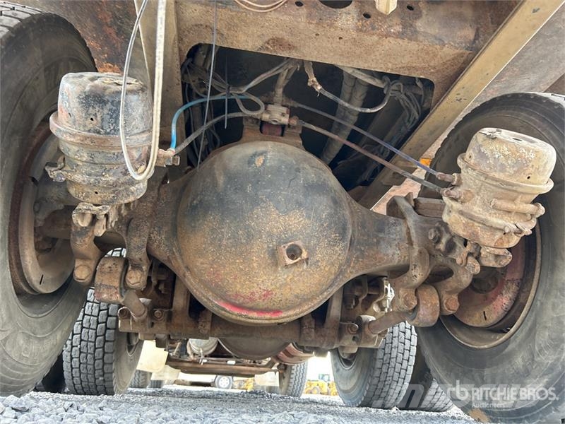 Mack CH6668RST Metroliner 16000 L 8x4 Twin-Steer Water  Kamioni za vodu