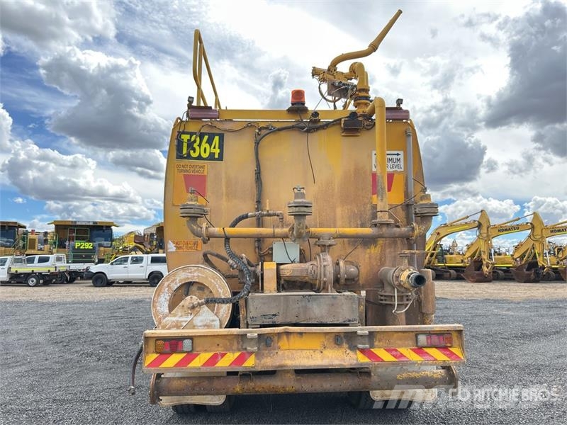 Mack CH6668RST Metroliner 16000 L 8x4 Twin-Steer Water  Kamioni za vodu